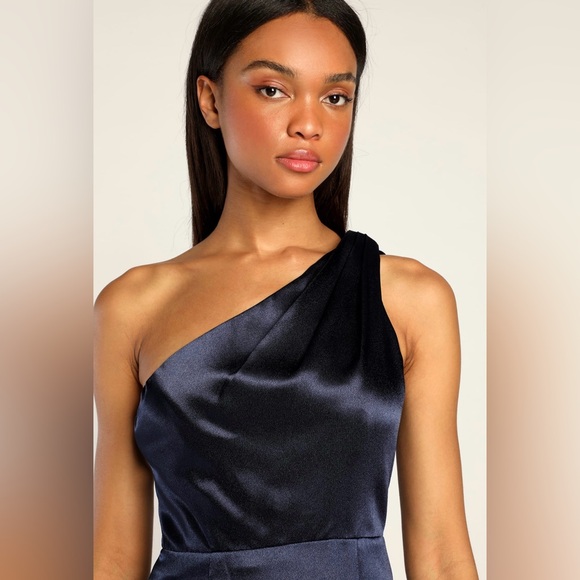 Lulu’s On the Guest List Navy Blue Satin One-Shoulder Maxi Gown B1 - Picture 11 of 14